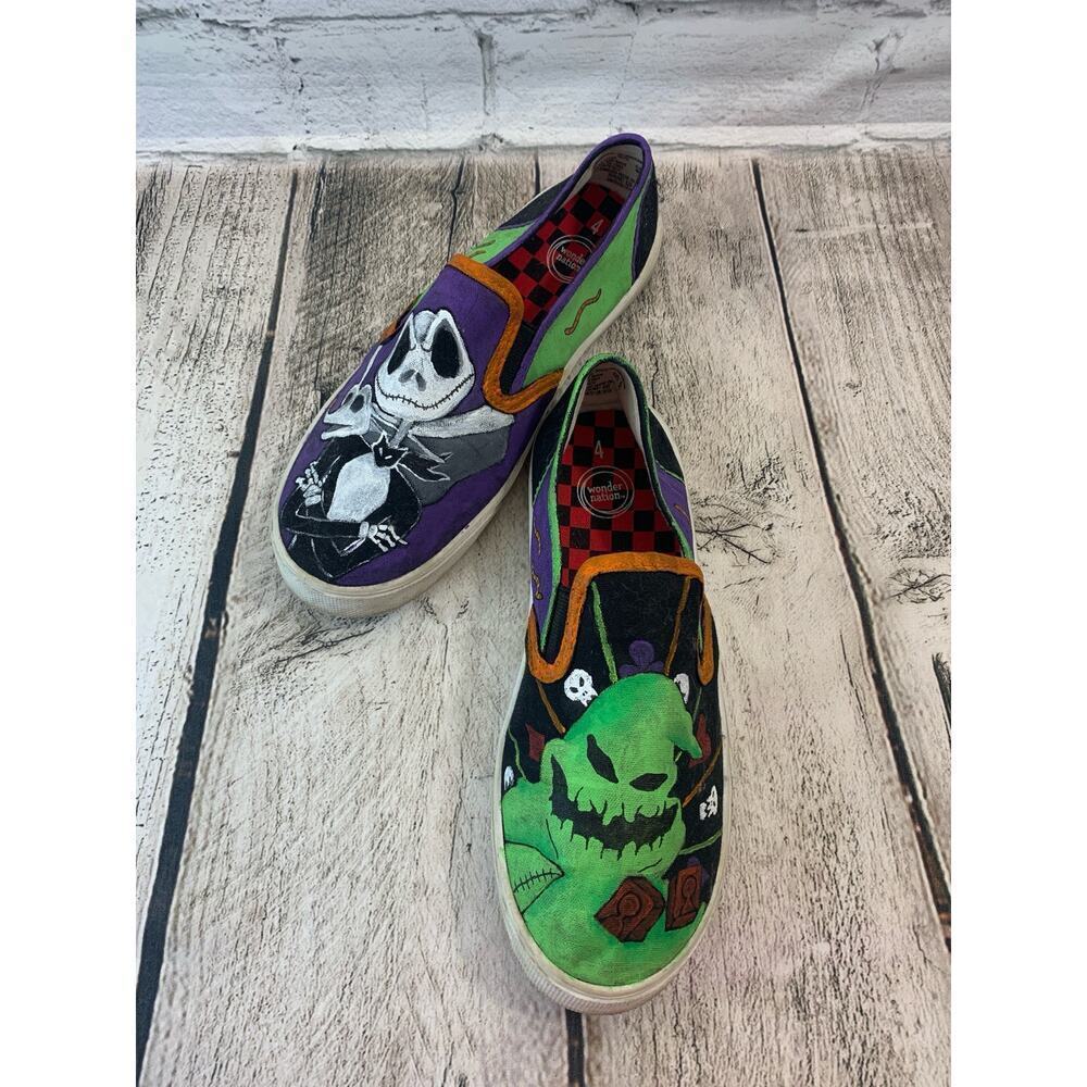 NIGHTMARE BEFORE CHRISTMAS Unisex Kids Hand Painted Slip On Sneakers / Size: 4